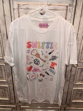 Taylor swift swiftie shirt